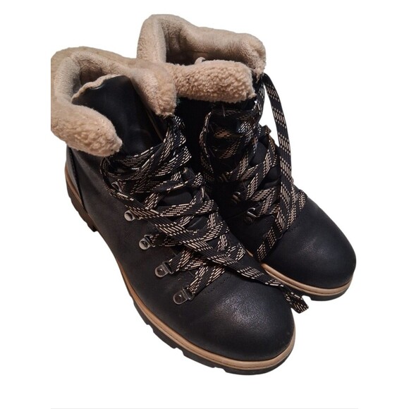 Time and Tru Shoes - Time and Tru Black Faux-Fur Lined Lace-Up Hiker Boots Women's Size 9